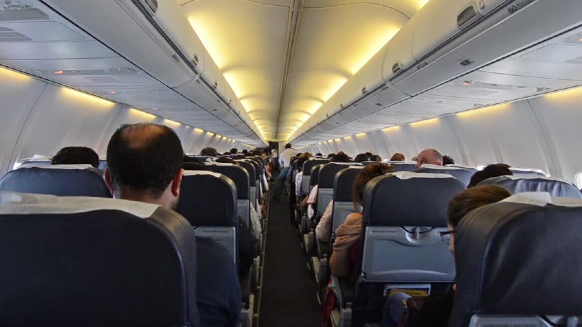 Δεν θα πιστέψεις ποιο είναι το πιο μολυσμένο σημείο σε ένα αεροπλάνο